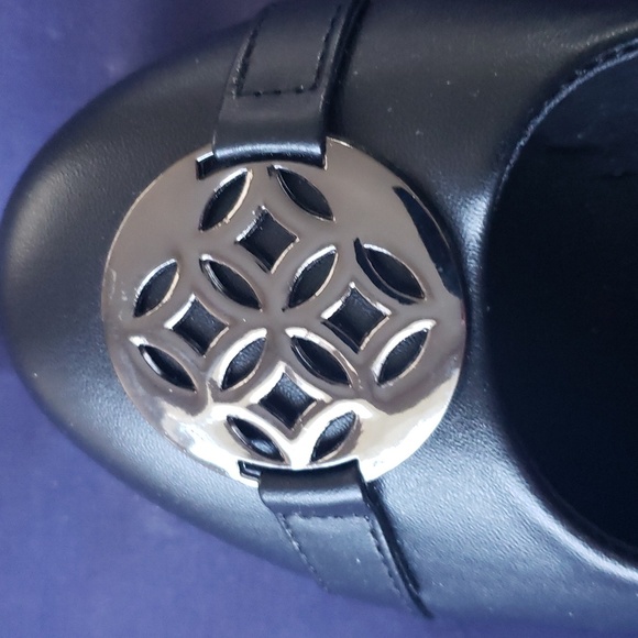 NEW FOREVER COMFORT WOMENS FLATS SIZE 10 - Picture 4 of 8